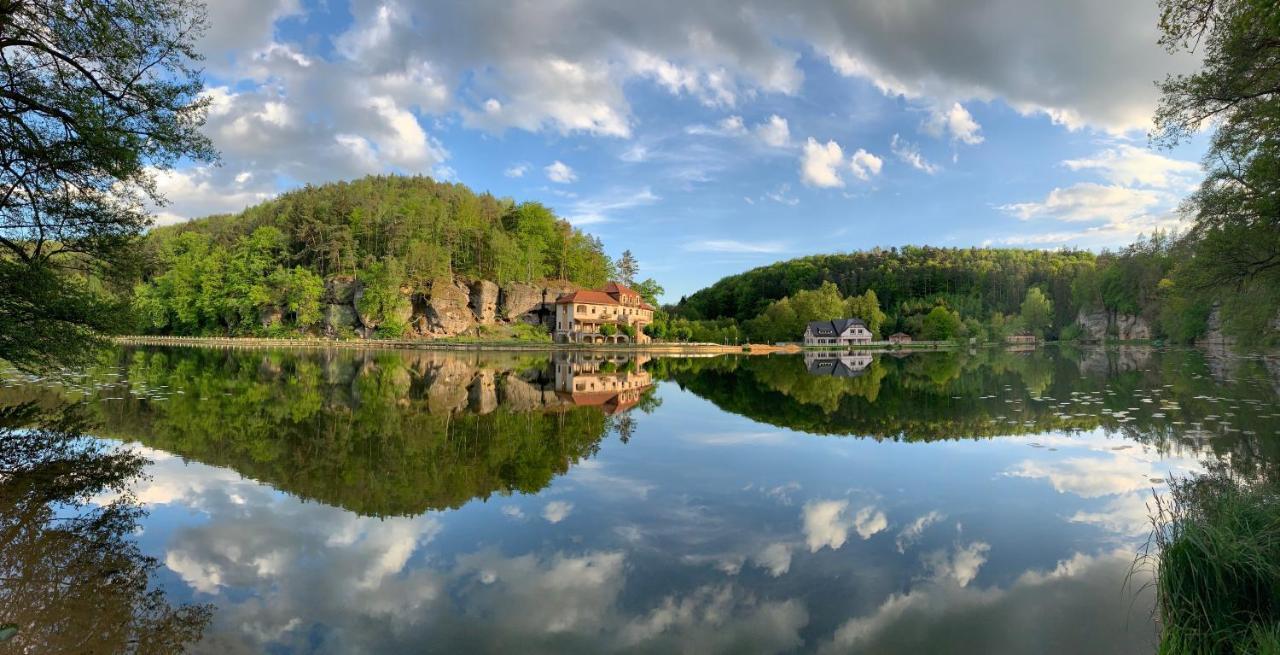 penzion a kemp Harasov Vysoka  Esterno foto